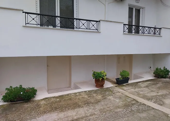 Nav Apart, Salamina