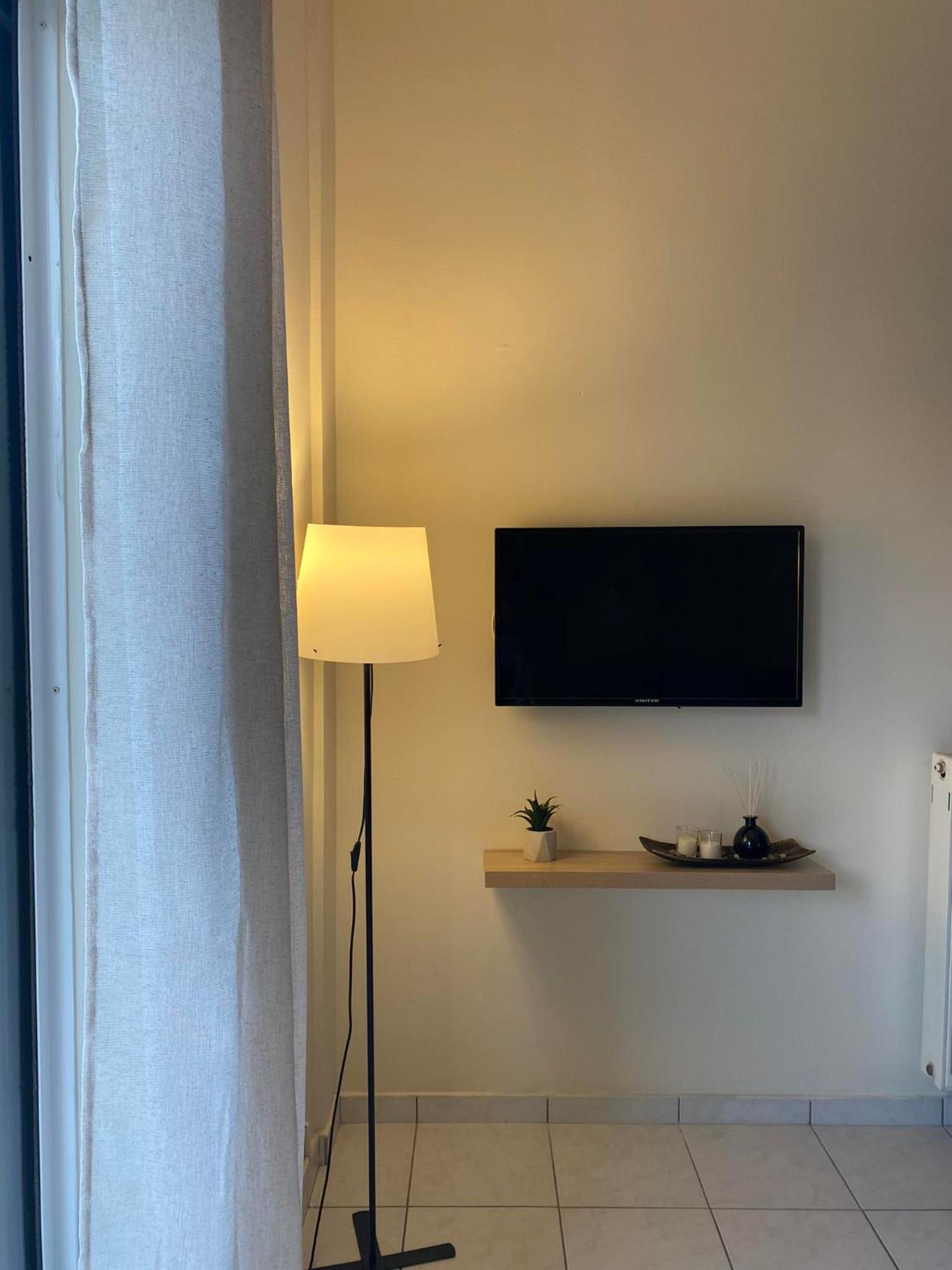 Nav Apart, Salamina Apartment *